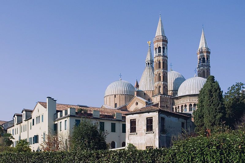 Padua Hop-on Hop-off Tour: 24-Hour Ticket - Basilica of St. Anthony stop: Romanesque plus 13th-century Gothic additions