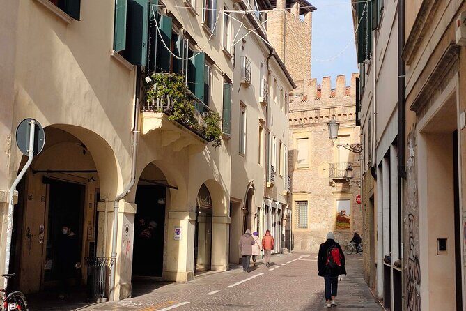 Padua’s Historical Centre: A Self-Guided Walking Tour - Price and value: about $11.99 for guidance, not entrances