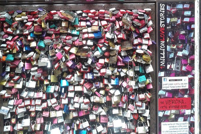 Passionate Verona: Living Romeo and Juliet's Story - Cortile Mercato Vecchio and Scala della Ragione: Power and Consequences