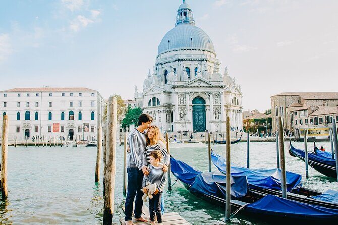 Photo shoot in Venice - Meeting at Calle della Carità, then shooting where Venice looks its best