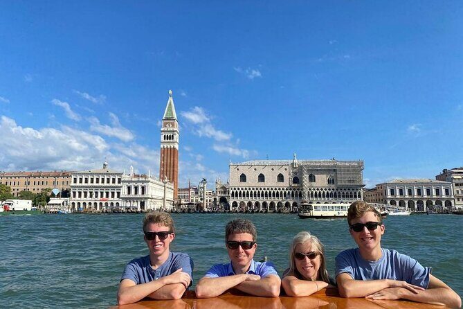 Private 3 hrs Venice Tour: St Mark's, Walking tour & Boat tour - Guides and sound issues: how to set expectations