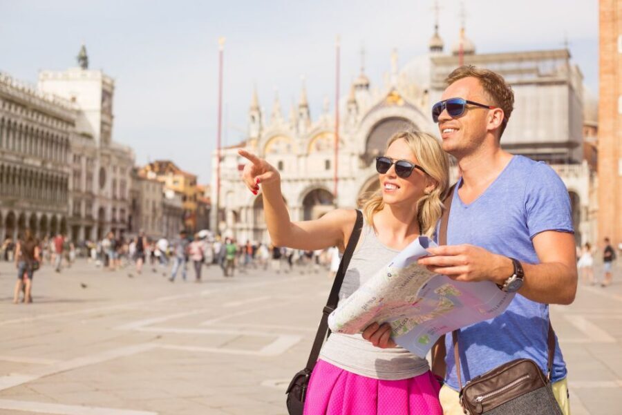 Private Art & Culture Tour in Dorsoduro and Academia, Venice - Walking pace, timing, and making good photos without stressing