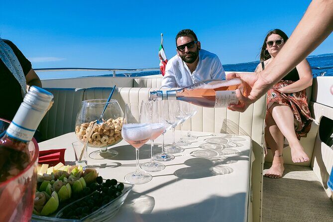 Private Boat Tour and Wine Tasting in Lazise - The 1.5-hour flow: what you’re doing between tastings
