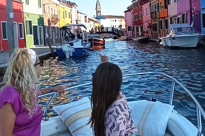 Private Boat Tour to Murano, Burano and Torcello - Stop 1: Burano’s colors in a 30-minute walk