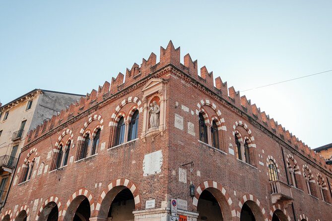 Private City Kickstart Tour: Verona - Starting at Ponte Pietra: Verona’s Bridge That Keeps Coming Back
