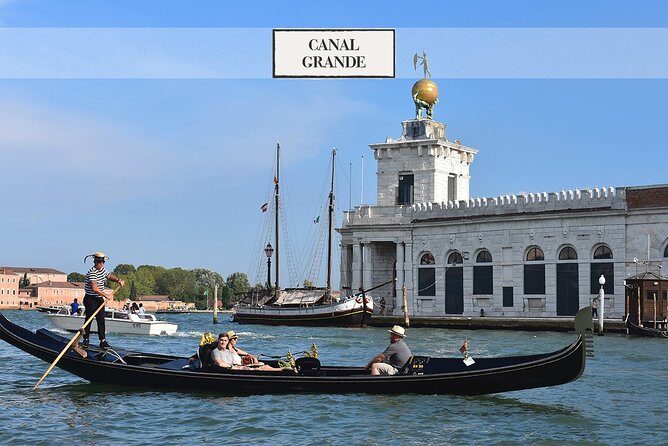 Private Crafted Gondola Ride on the Grand Canal - Where you meet by St Mark’s: the real test is finding the right dock