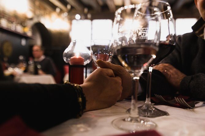 Private Crafted Gondola Ride on the Grand Canal - Ai Choristi and La Fenice: how the meal fit usually works