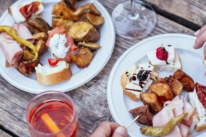 Private Drinks & Bites in Cannaregio Tour - Private Cannaregio nights: what you’re really paying for