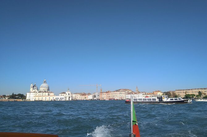 Private exclusive Venice and Murano guided tour - The private boat to Murano: the moment the day changes
