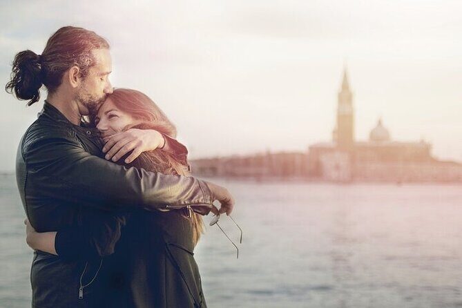 Private Gondola Ride and Photoshoot - Rialto Bridge Finish: Ending on the Most Recognizable Venice View