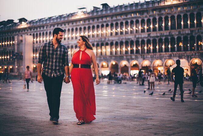 Private Gondola Ride with Professional Photographer in Venice - How the shoot runs: photographer direction and photo delivery