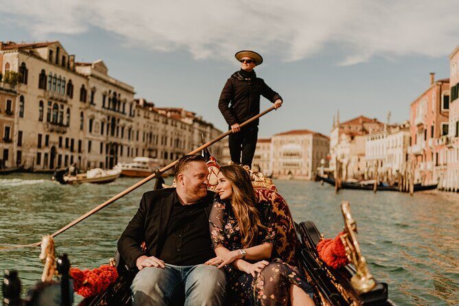 Private Gondola Ride with Professional Photographer in Venice - Rialto Bridge and Piazza San Marco: using iconic backdrops without the stress