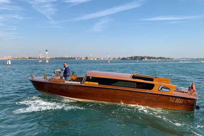 Private Grand Canal Boat Tour , Murano and Burano 6 hours - Hotel and port pickup, pacing, and the guide’s role