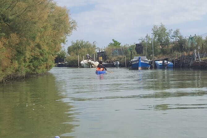 Private Kayak Tour in the Venetian Lagoon - Rowing Association Vogaepara: Touch the Boats Behind Venetian Regattas