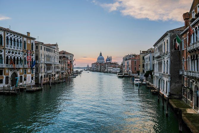 Private Mini Venice Photo Walk 2 Hours - San Polo: start with canals, bridges, and story frames