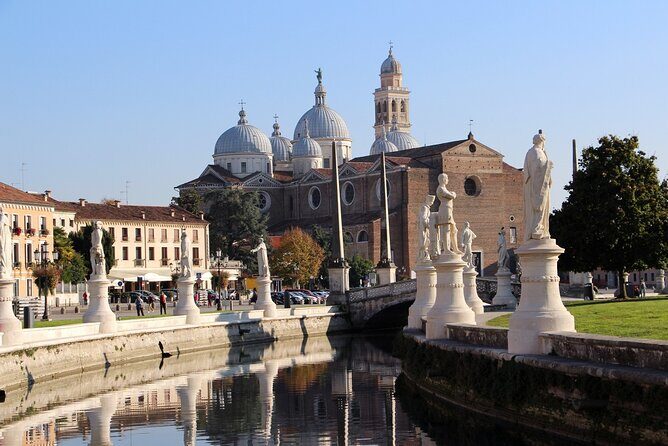 Private Padua Highlights Tour including Scrovegni Chapel and St Antonio Basilic - Prato della Valle: statues, scale, and a fast first read of Padua