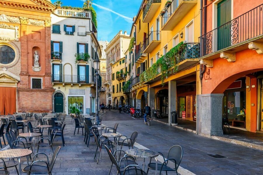 Private Padua Top City Sights Guided Tour - Meeting by the fountain: your easiest first step into Padua