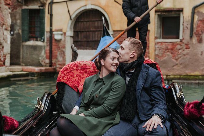 Private Photo Shoot in Venice with Gondola Ride - The 2-Hour Private Photo Session: What You Actually Do