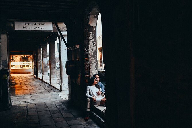 Private Photo Shoot in Venice with Gondola Ride Included - Delivery Speed: Why You’ll Care About the Photos Right Away