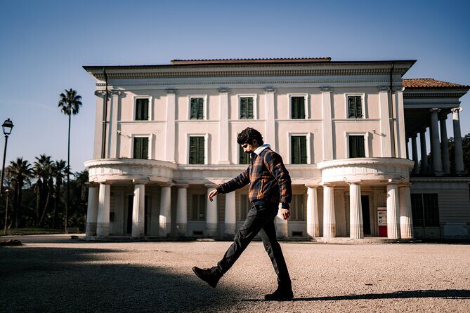 Private Photoshoot Experience in Venice - The narrow-street stop: variety without losing the Venice feel