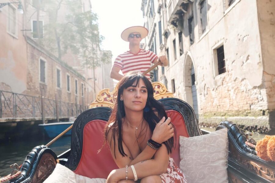 Private Photoshoot of Your Gondola Ride in Venice - Meeting at Chiesa di San Zaccaria: starting before the busiest feel