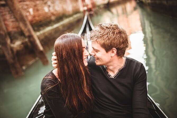Private Photoshoot on Personal Gondola in Venice - The lagoon gondola: private boat time plus the song factor
