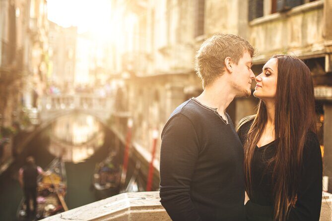 Private Photoshoot on Personal Gondola in Venice - The photo quality question: why the best results feel effortless