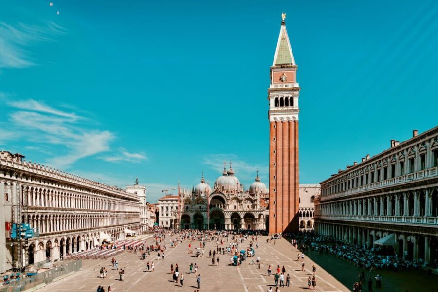Private Saint Marks square and the Highlights of Venice - Language, guide style, and what to expect from the group format