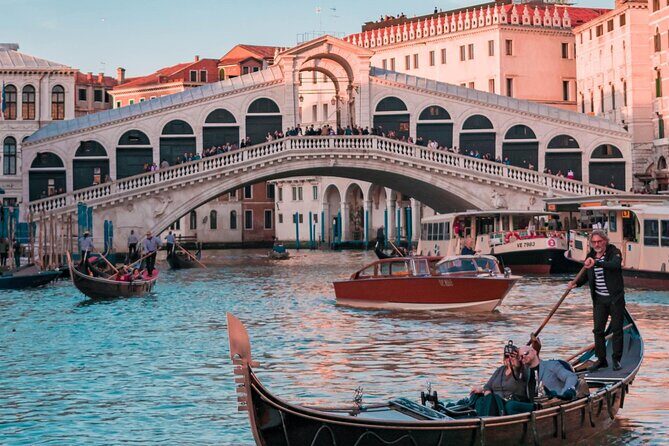 Private Secret Venice Tour; Rialto Market, San Polo & Food and Wine tasting - Meeting at Campo S. Bortolomio: timing matters in Venice