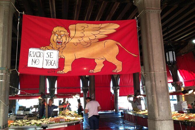 Private Secret Venice Tour; Rialto Market, San Polo & Food and Wine tasting - T Fondaco dei Tedeschi: a quick look at German merchant power