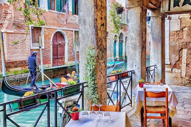 Private Tour: Venice Art and Architecture Walking Tour - What “private” changes in a city like Venice
