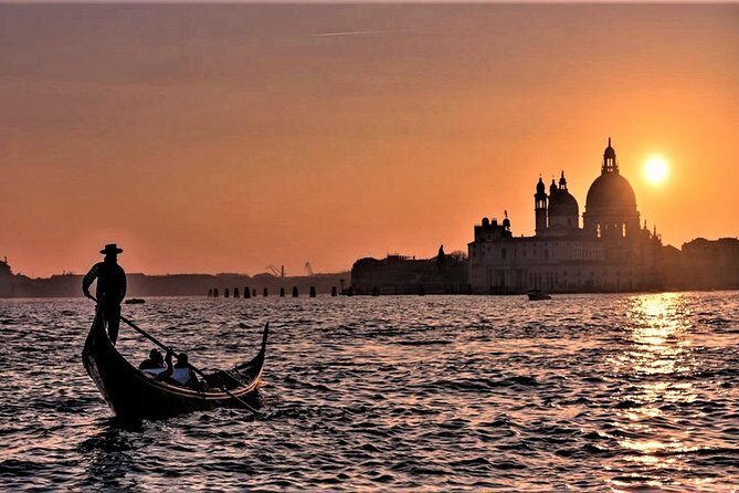 Private Tour: Venice Gondola Ride with Serenade - Price and Value: When $438.53 Per Group Makes Sense