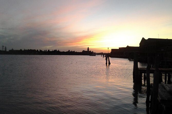 Private Tour: Venice Walk, Gondola, and Private Boat Tour ending on Murano Island with Venetian Lunch and Glass Factory Visit - Should You Book This Private Venice Walk, Gondola, and Murano Day?