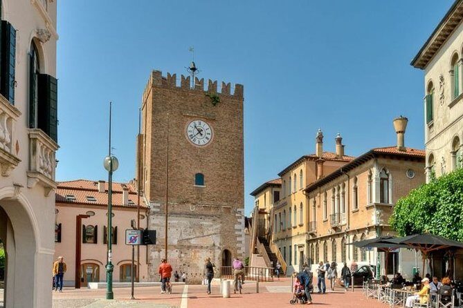 Private transfer, chauffeur service, from Venice Marco Polo airport to Mestre - Door-to-Door Drop-Off in Mestre: What It Changes for Your Day
