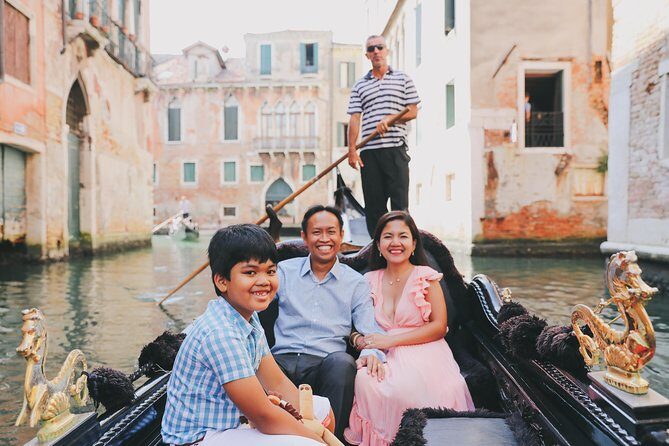 Private Vacation Photography Session with Local Photographer in Venice - The Dorsoduro-to-Dorsoduro plan: calm-looking photos in a city that doesn’t calm down