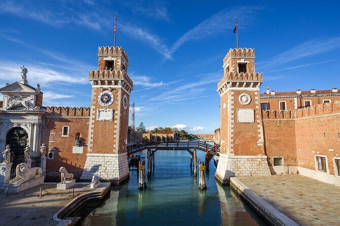 Private Venice Canal Cruise: 2-Hour Grand Canal and Secret Canals - Cannaregio canals and the Jewish Ghetto walk: calm streets, powerful context