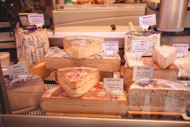 Private Venice Street Food Tour with a Sommelier - Where you start at Campo San Bortolomio and how the route flows