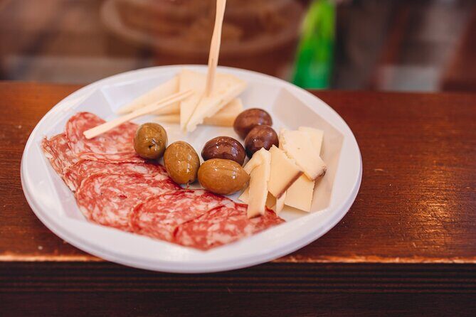 Private Venice Street Food Tour with a Sommelier - Personalized pacing in a private tour format