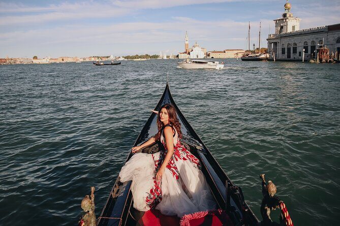 Private Walking and Photography Tour in Venice - Libreria Acqua Alta: The Bookyard With a Gondola-Style Photo Setup
