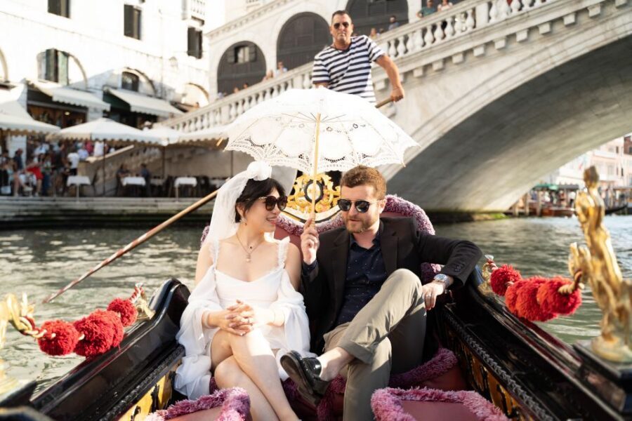 Professional Photoshoot in Venice - Who should book this Venice photoshoot