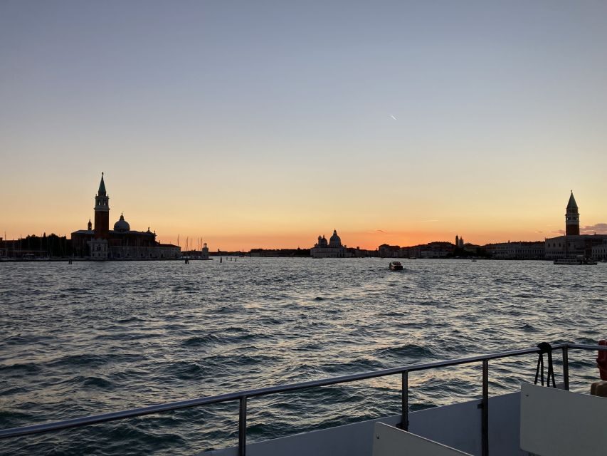 Punta Sabbioni - Venice at Sunset: Boat Tour with Aperitif - Reaching St Mark’s area at 20:30: your 90-minute night walk