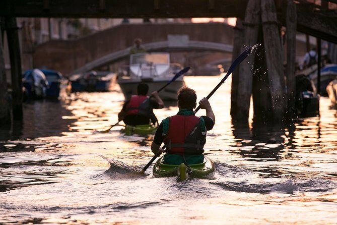 Real Venetian Kayak - Tour of Venice Canals with a Local Guide - Night Kayaking: Why Darkness Makes Venice Feel Different