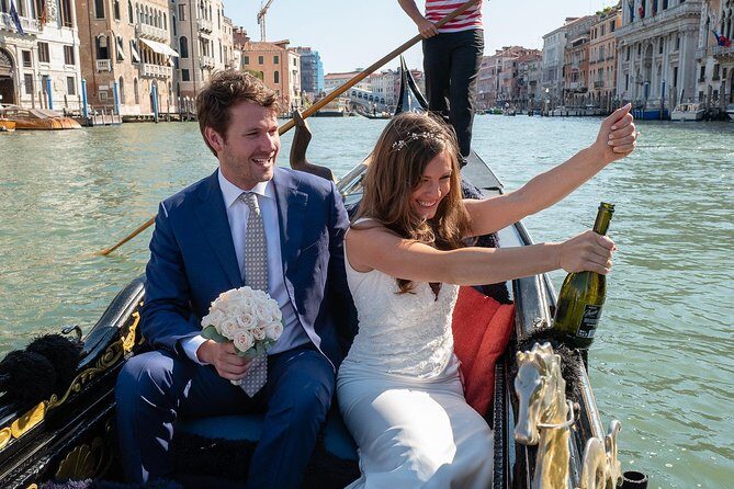 Renew your wedding vows on a romantic gondola - The walk from Piazza San Marco to the gondola station