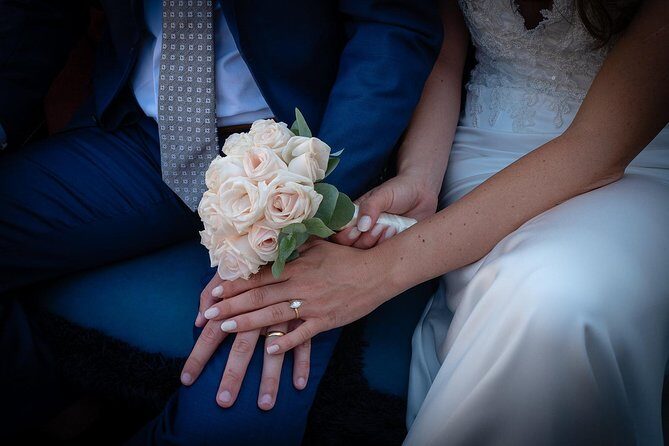 Renew your wedding vows on a romantic gondola - Gondola ride setup: starting and ending at Traghetto Santa Maria del Giglio