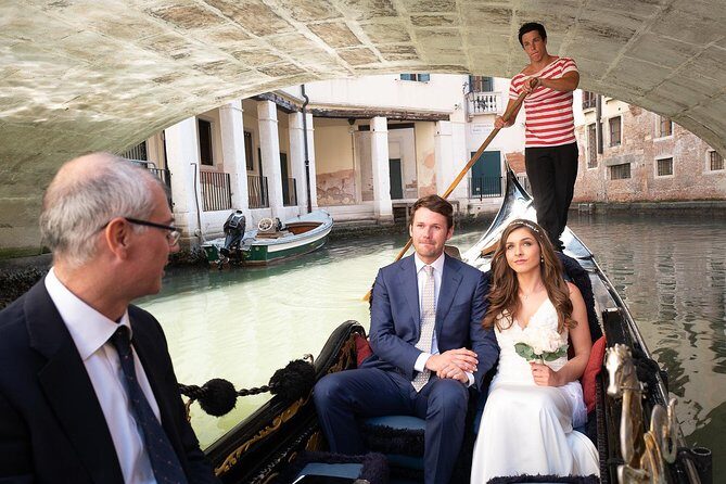 Renew your wedding vows on a romantic gondola - What the celebrant ceremony actually does (and how you stay in control)