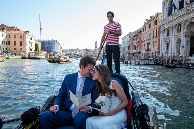 Renew your wedding vows on a romantic gondola - The full timeline: from Calle Larga San Marco to ceremony time