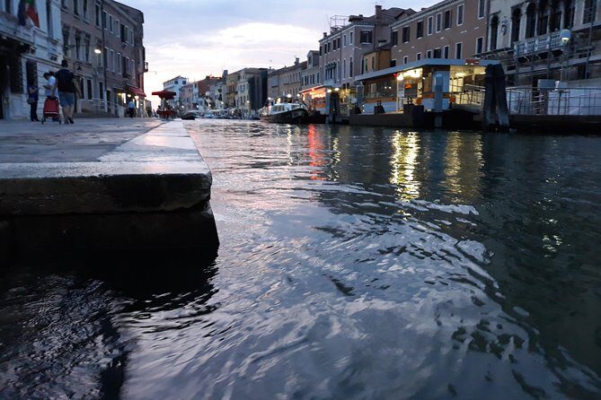 Rialto Food Tour and Gelato Tasting with a Local Guide - What you eat and drink: cicchetti, wine, spritz, then gelato