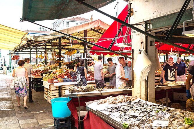 Rialto Market Food Tour: Wine Tasting and Sightseeing in Venice - A food tour that also helps you read Venice
