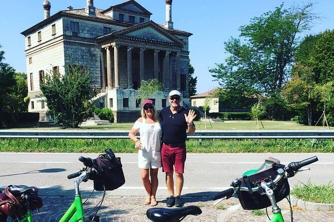Riviera del Brenta Bike Tour - Bike comfort and what to bring for a smart-casual ride