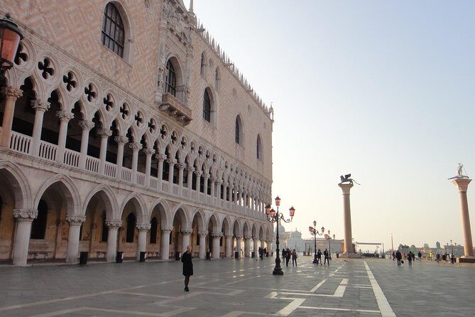 Saint Marks Basilica, Doge's Palace and Gondola tour in Venice - Getting Oriented in Piazza San Marco Before You Step Inside